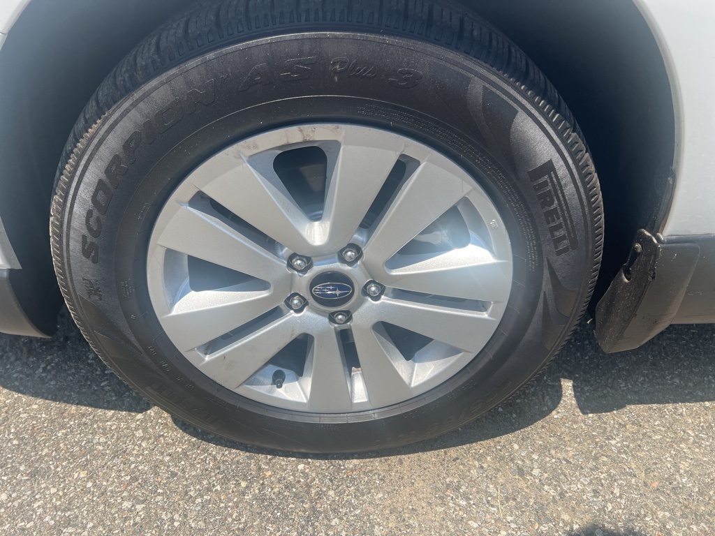 2015 Subaru Outback 2.5i Premium Image 11 of 47