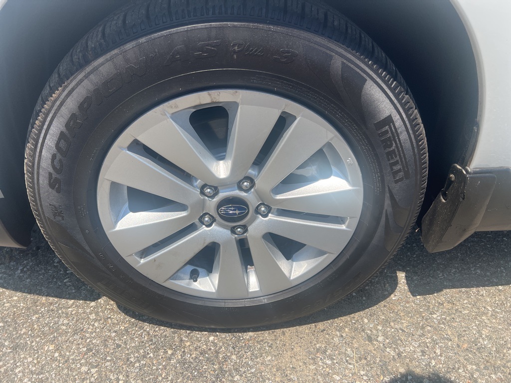 2015 Subaru Outback 2.5i Premium Image 12 of 47