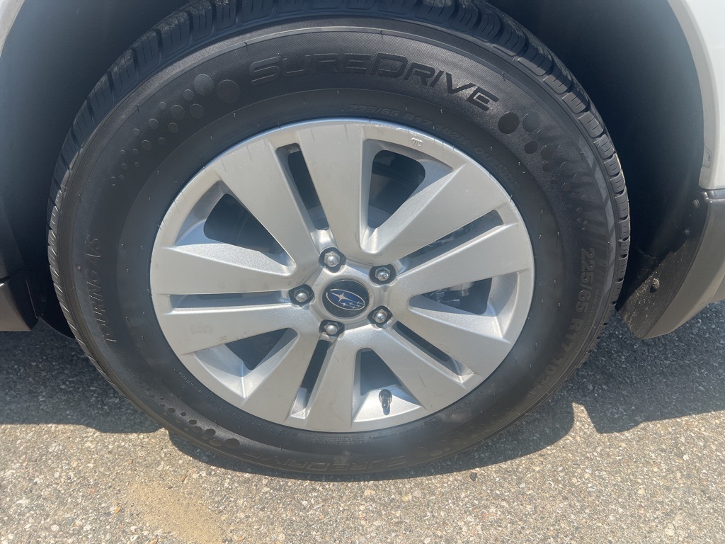 2015 Subaru Outback 2.5i Premium Image 13 of 47