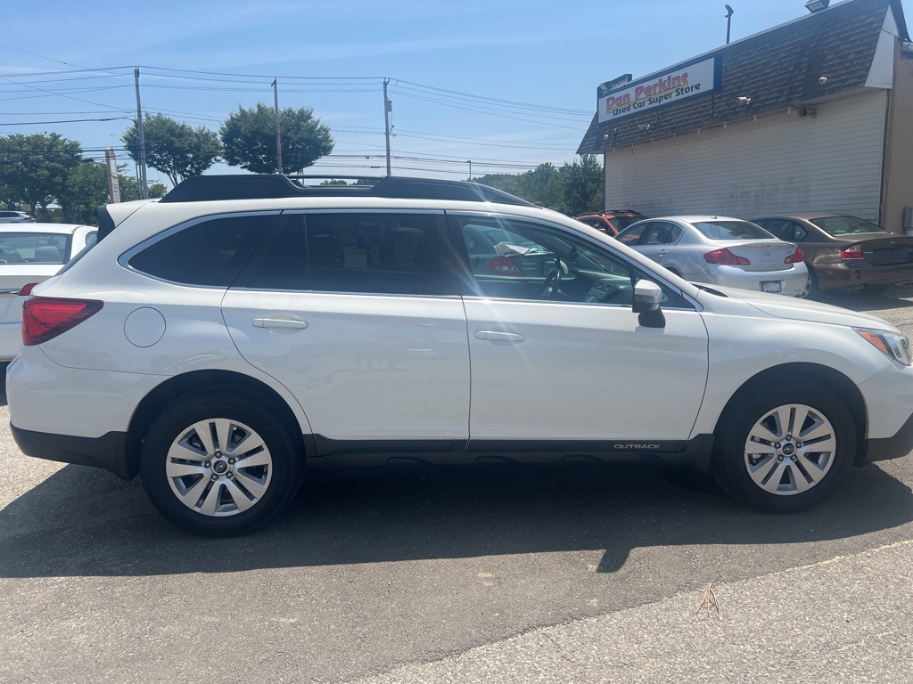 2015 Subaru Outback 2.5i Premium Image 4 of 47