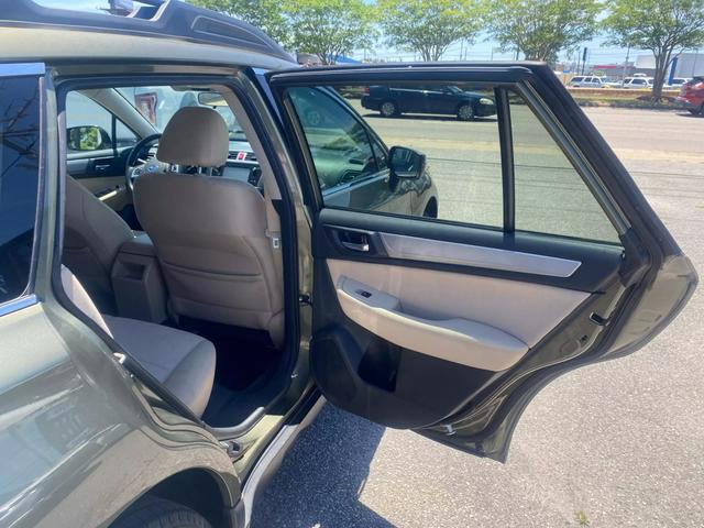 2015 Subaru Outback 2.5i Premium Image 13 of 22