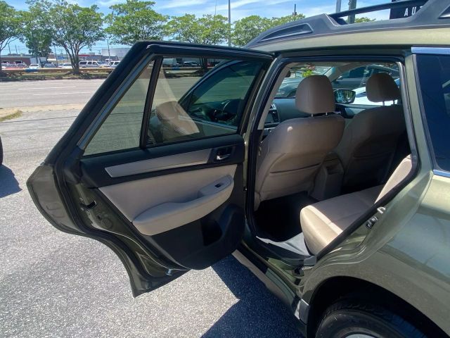 2015 Subaru Outback 2.5i Premium Image 11 of 22