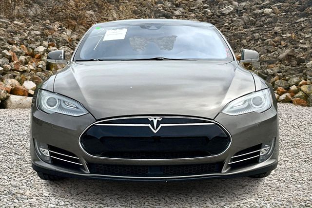 Vehicle image 2 of 33