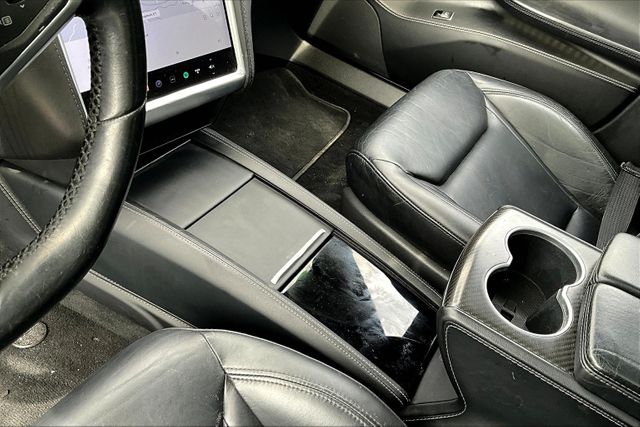 Vehicle image 14 of 33