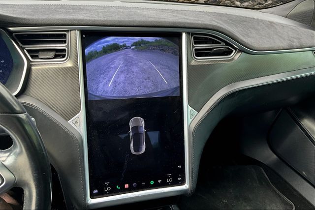 Vehicle image 20 of 33