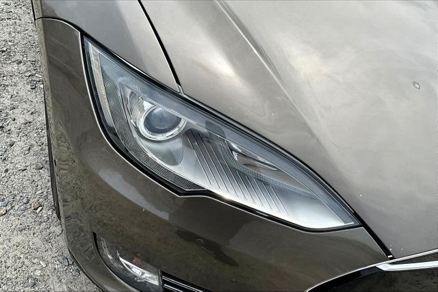Vehicle image 28 of 33