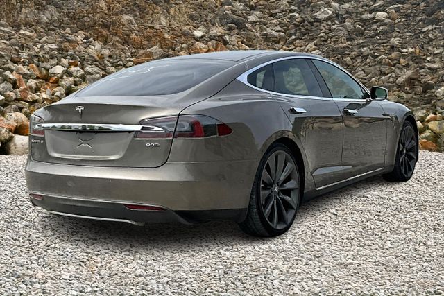 Vehicle image 4 of 33