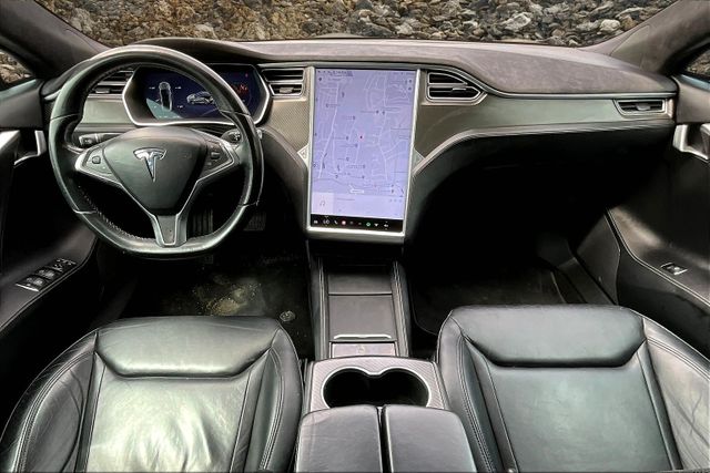 Vehicle image 15 of 33