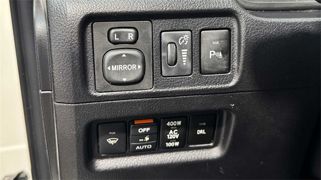 Vehicle image 24 of 39