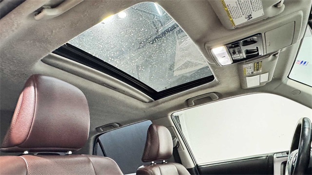 Vehicle image 11 of 39