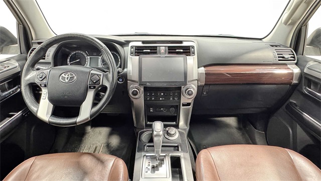 Vehicle image 16 of 39