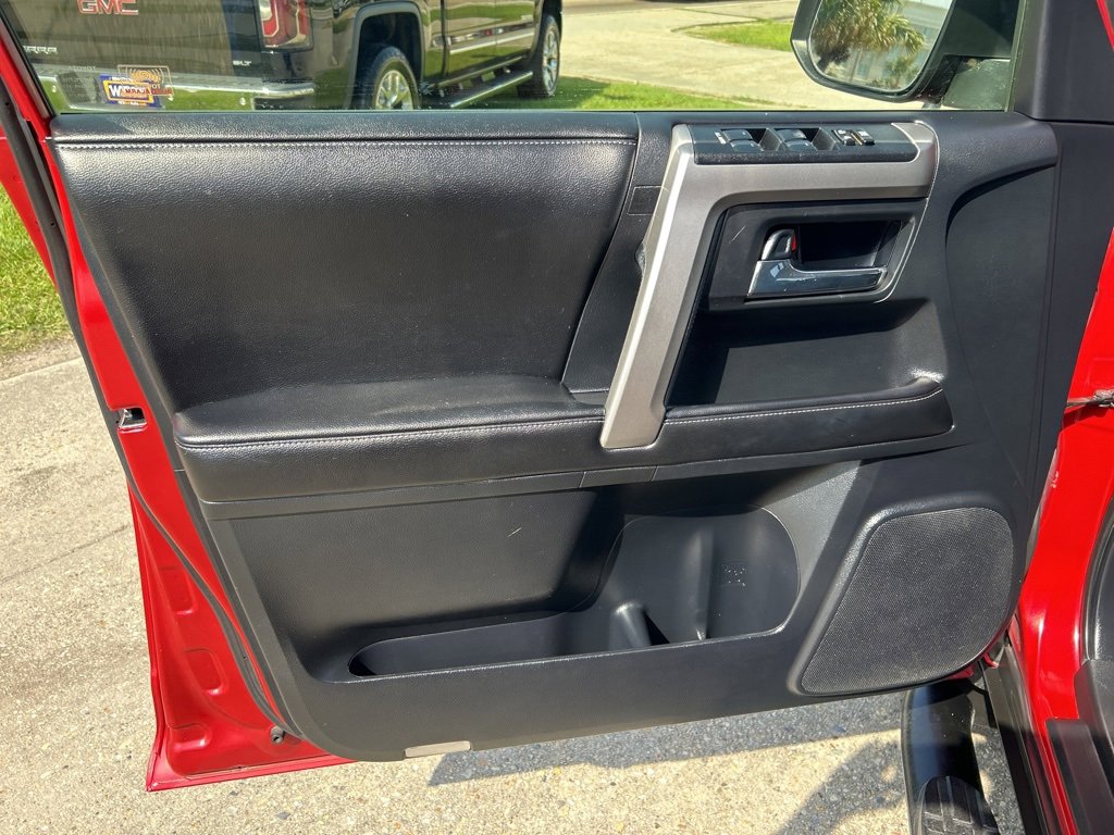 Vehicle image 12 of 27