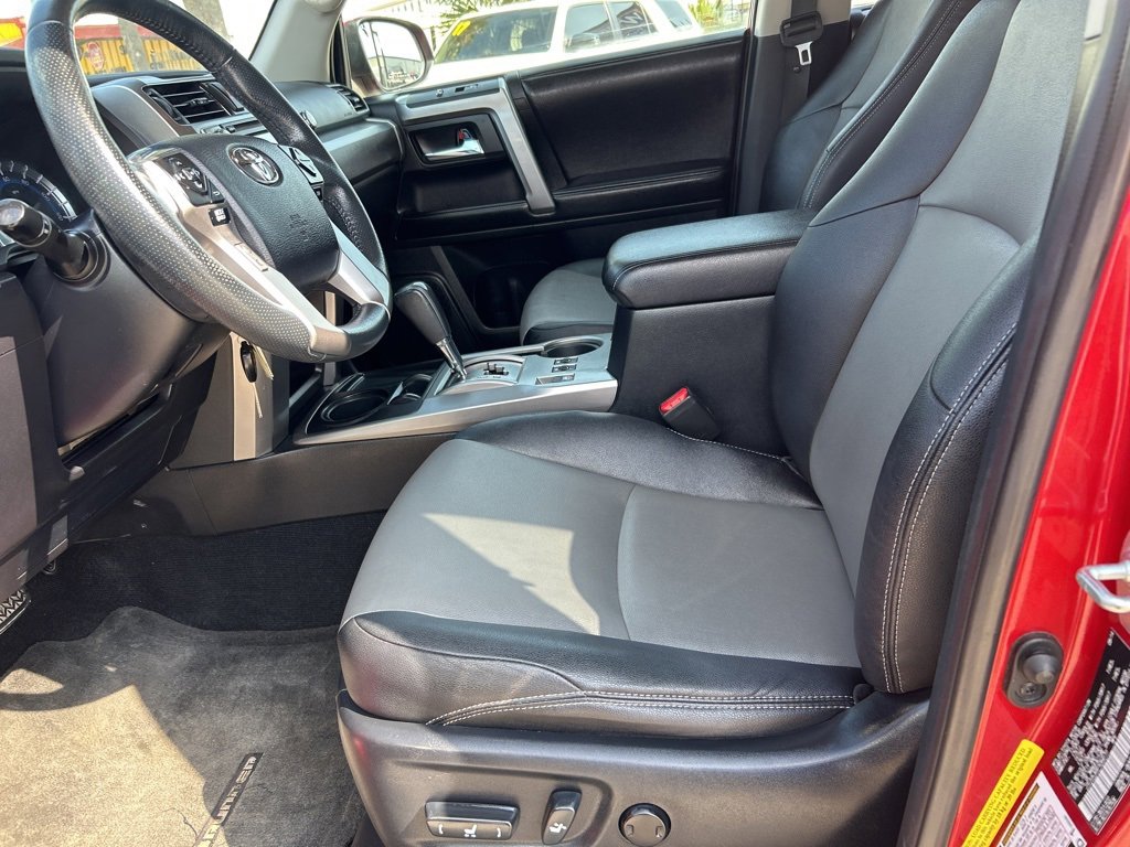 Vehicle image 8 of 27