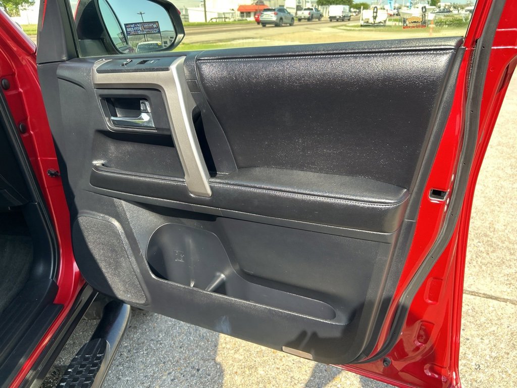 Vehicle image 18 of 27