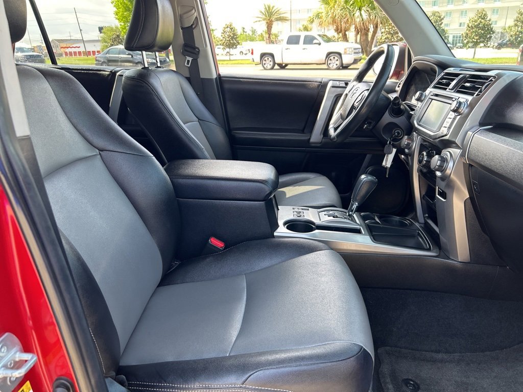 Vehicle image 16 of 27