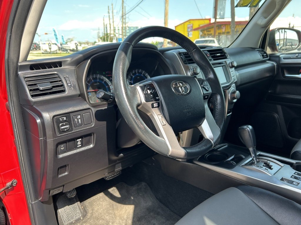 Vehicle image 9 of 27