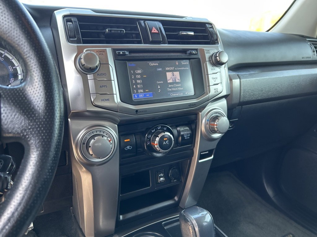Vehicle image 10 of 27