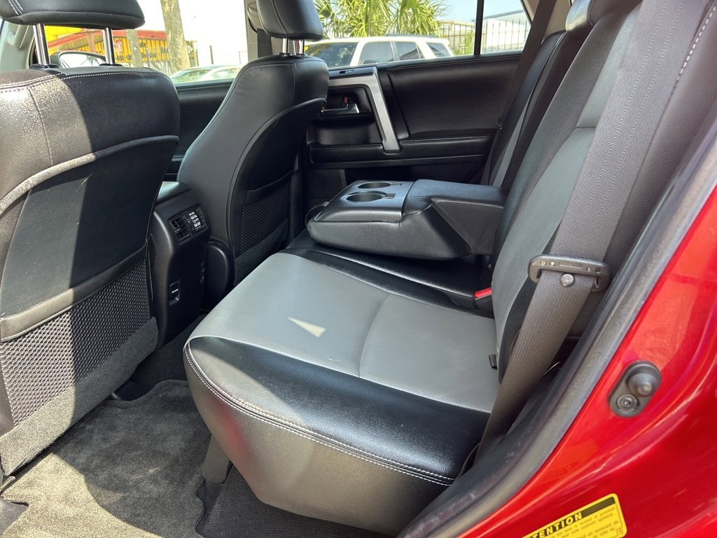 Vehicle image 13 of 27