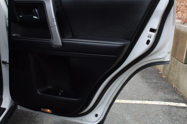 Vehicle image 16 of 45