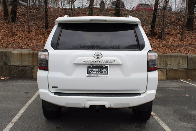 Vehicle image 7 of 45