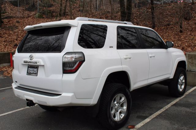 Vehicle image 6 of 45