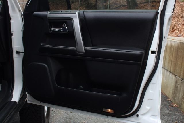 Vehicle image 18 of 45