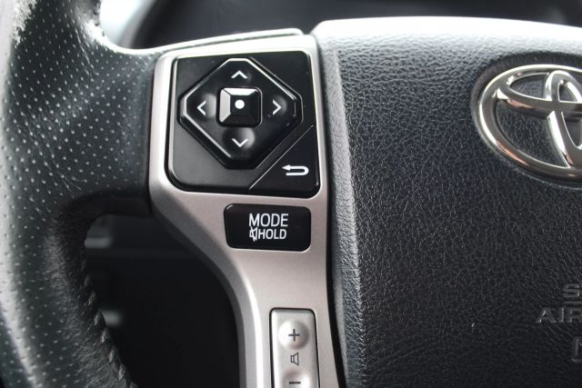 Vehicle image 26 of 45