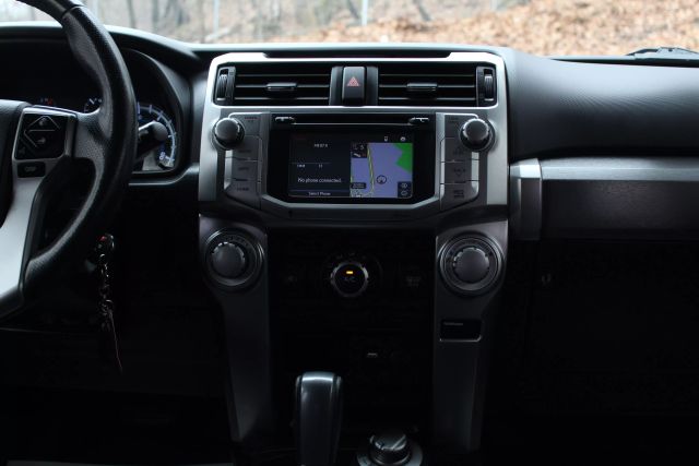 Vehicle image 21 of 45