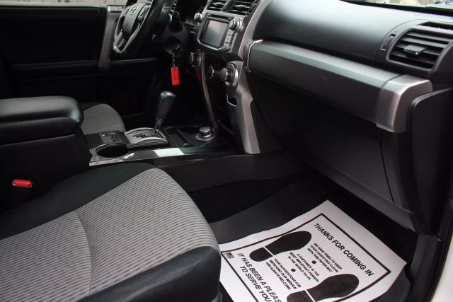 Vehicle image 17 of 45