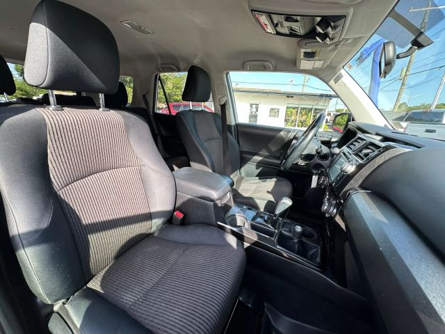Vehicle image 23 of 50