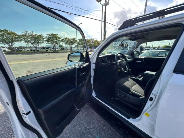 Vehicle image 10 of 50