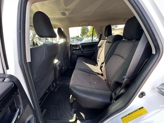 Vehicle image 18 of 50