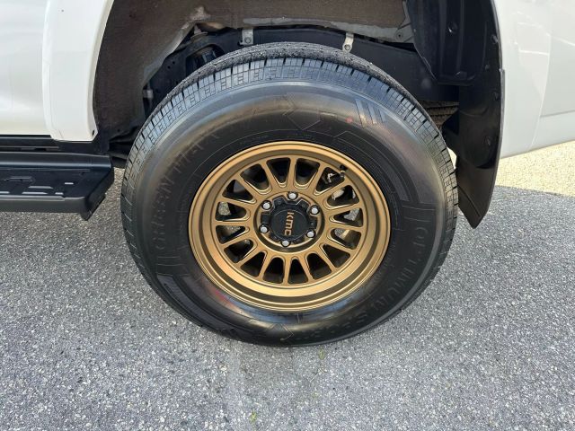 Vehicle image 43 of 50