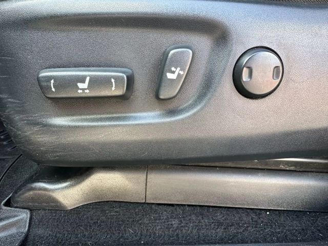 Vehicle image 16 of 50