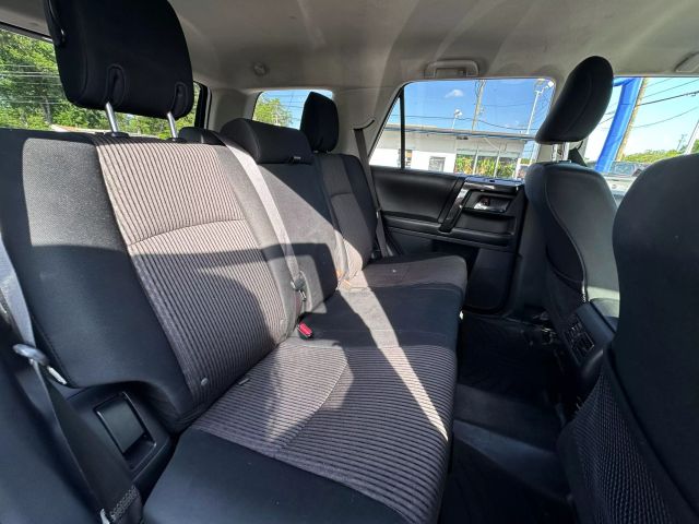 Vehicle image 28 of 50