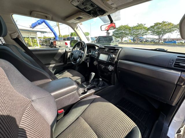 Vehicle image 24 of 50