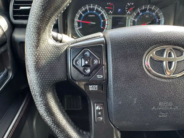 Vehicle image 33 of 50