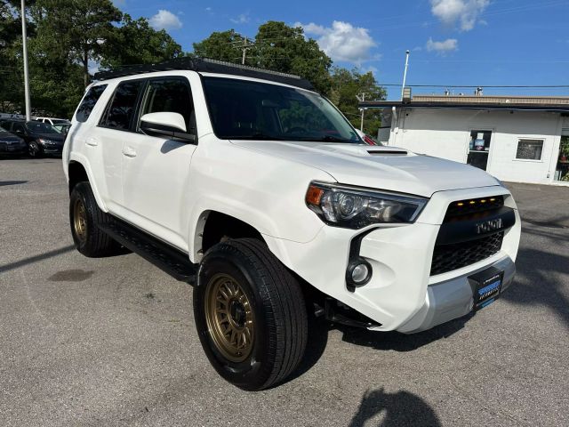 Vehicle image 4 of 50