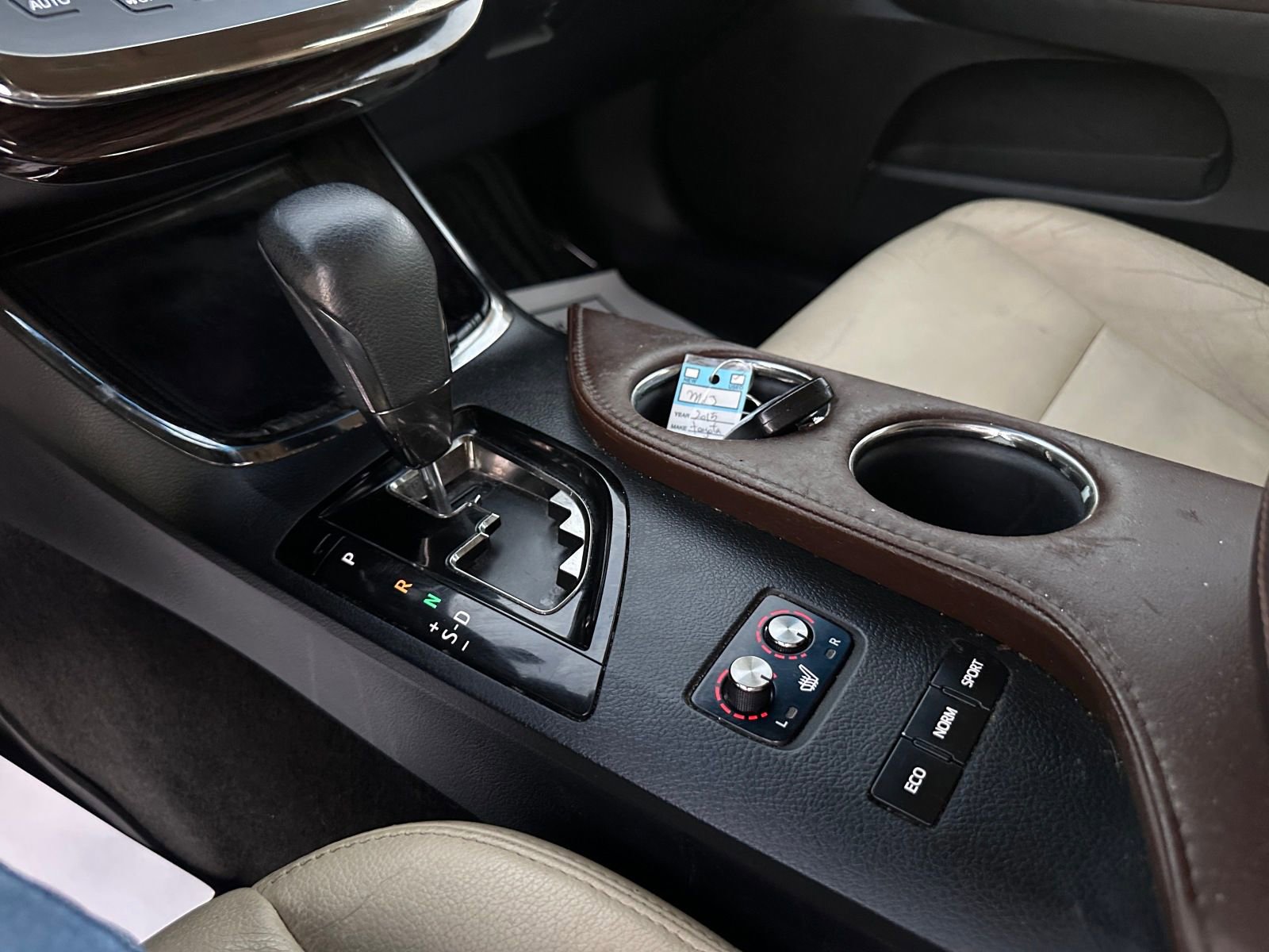 Vehicle image 13 of 21