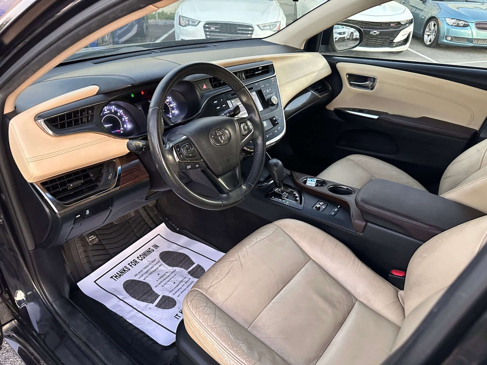 Vehicle image 10 of 21