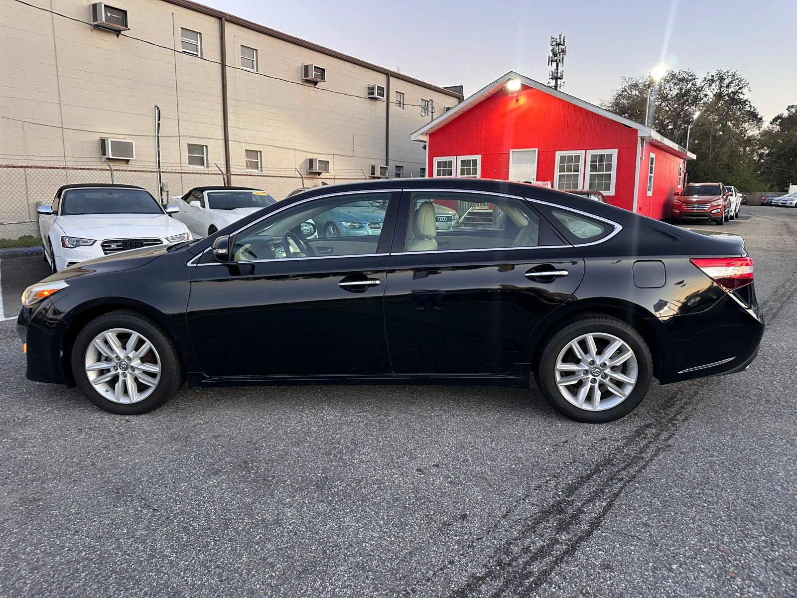 Vehicle image 7 of 21