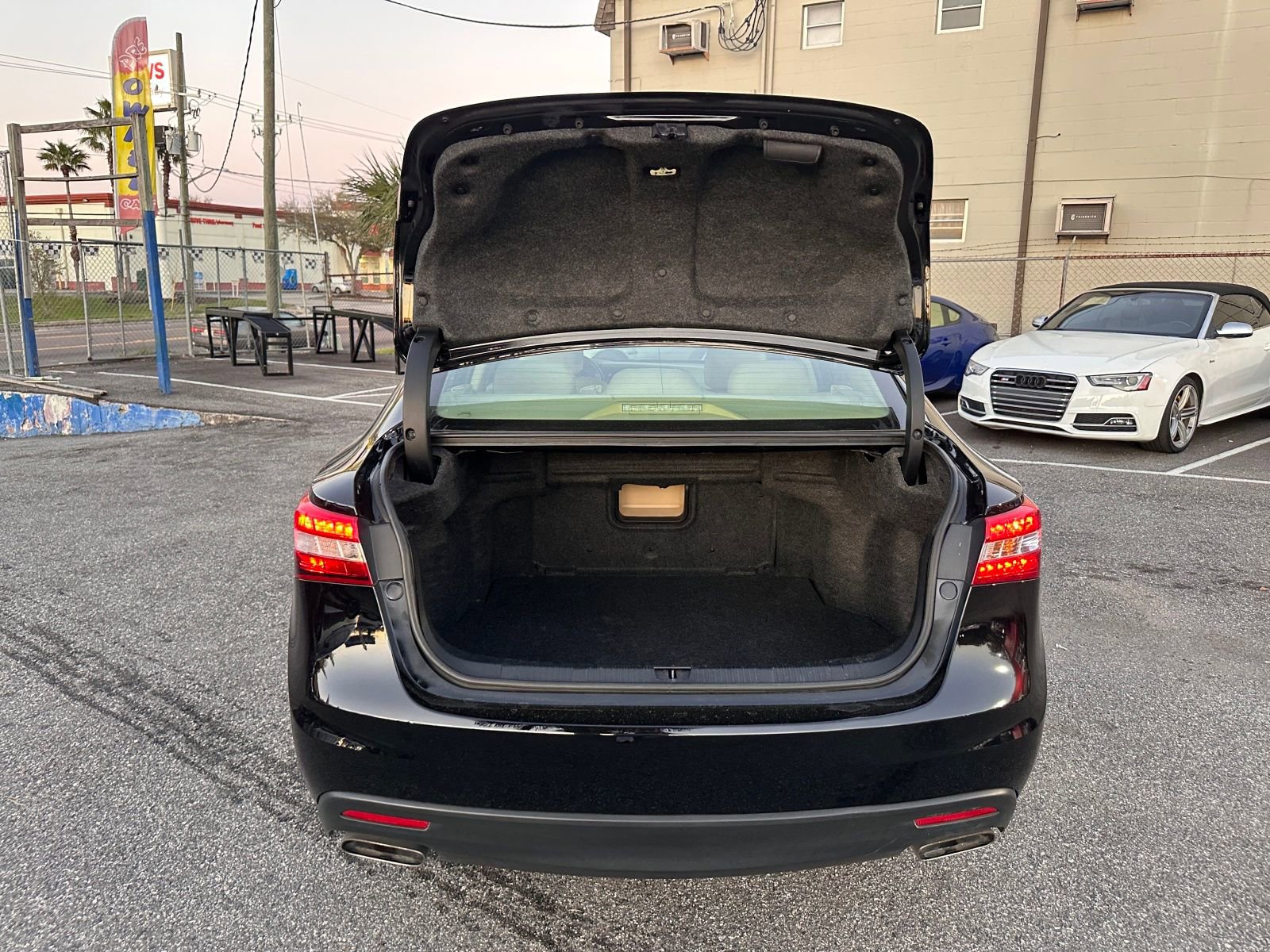 Vehicle image 16 of 21
