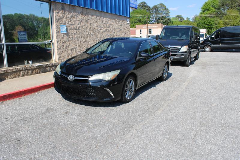2015 Toyota Camry SE Image 1 of 23
