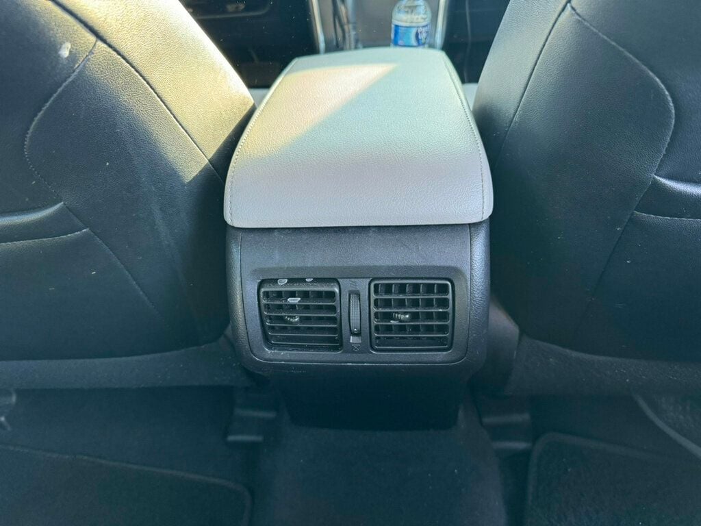 Vehicle image 11 of 17