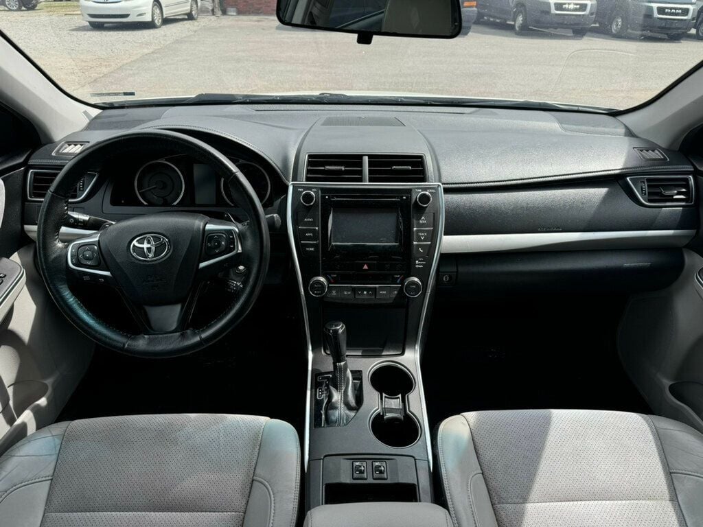 Vehicle image 12 of 17