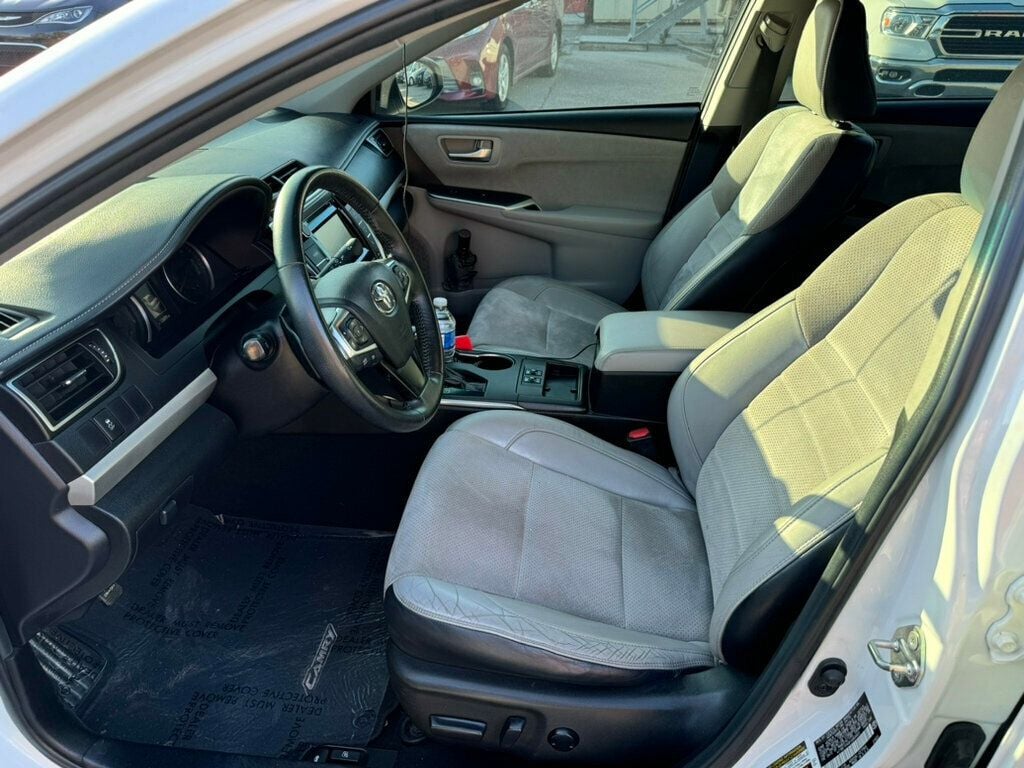 Vehicle image 7 of 17