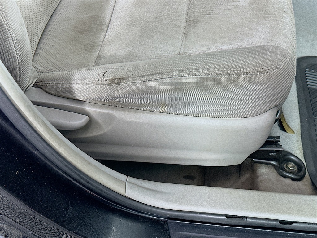Vehicle image 23 of 36