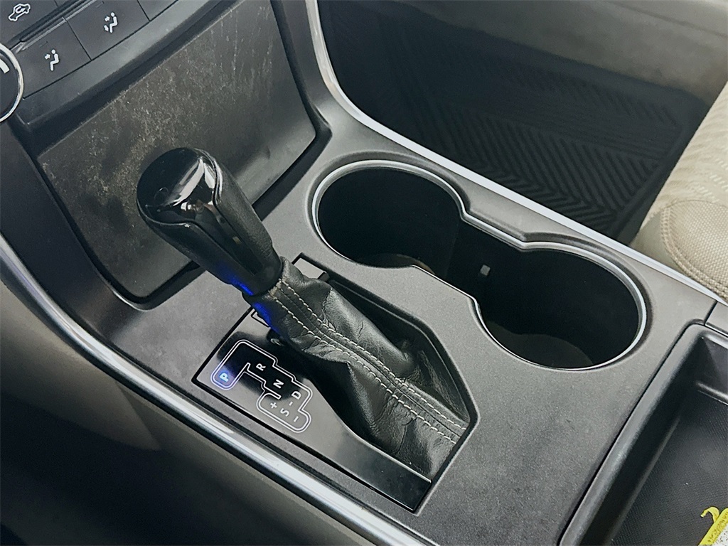 Vehicle image 16 of 36