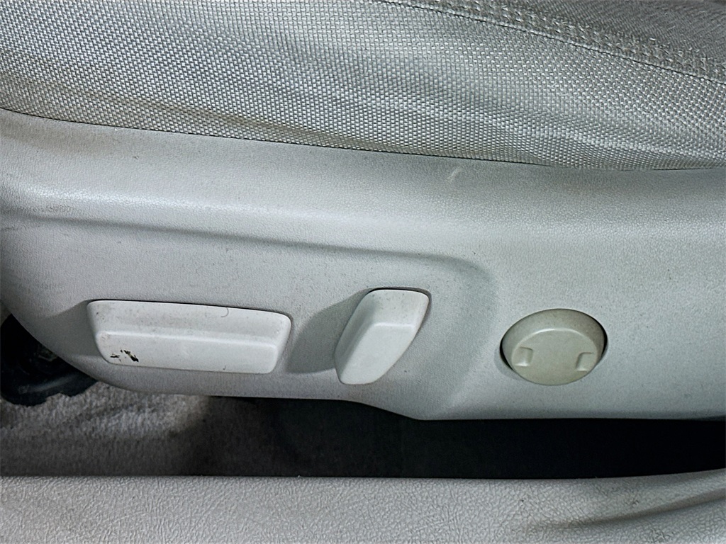 Vehicle image 22 of 36