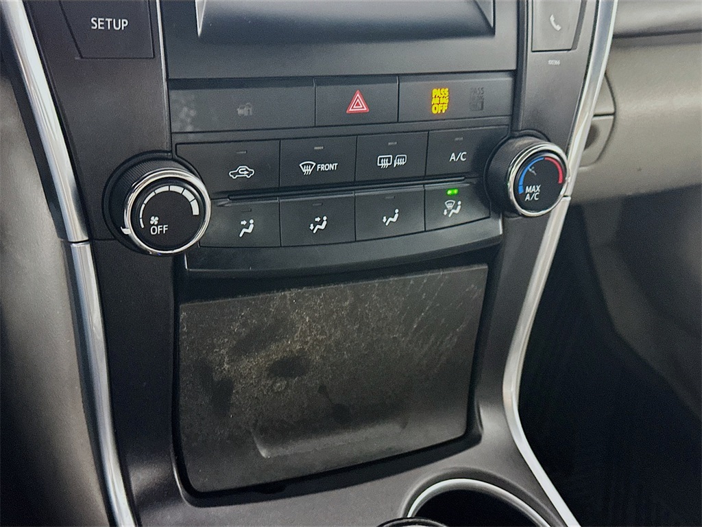 Vehicle image 18 of 36